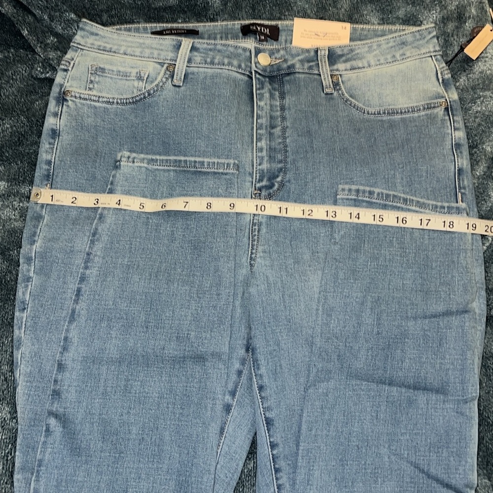 NYDJ's Ami Skinny Jeans - Picture 7 of 9
